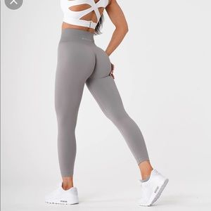 NGVTN light grey solid seamless leggings
